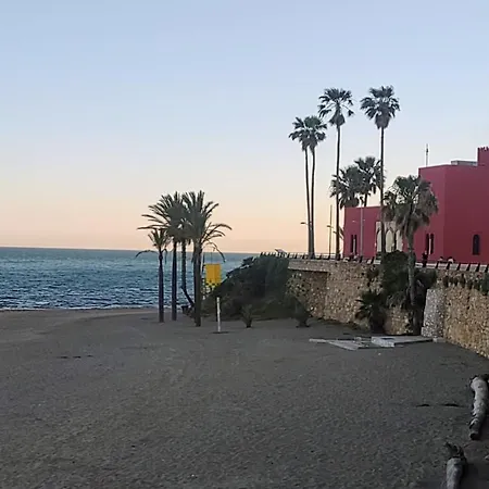 Sun & Sea Views דירה